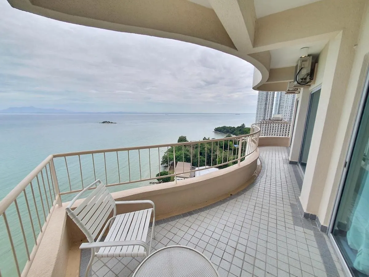 Spacious Family Beach Resort + Big Balcony @ D' Beach Suites 0*, Tanjung Bungah (Penang) Malaysia