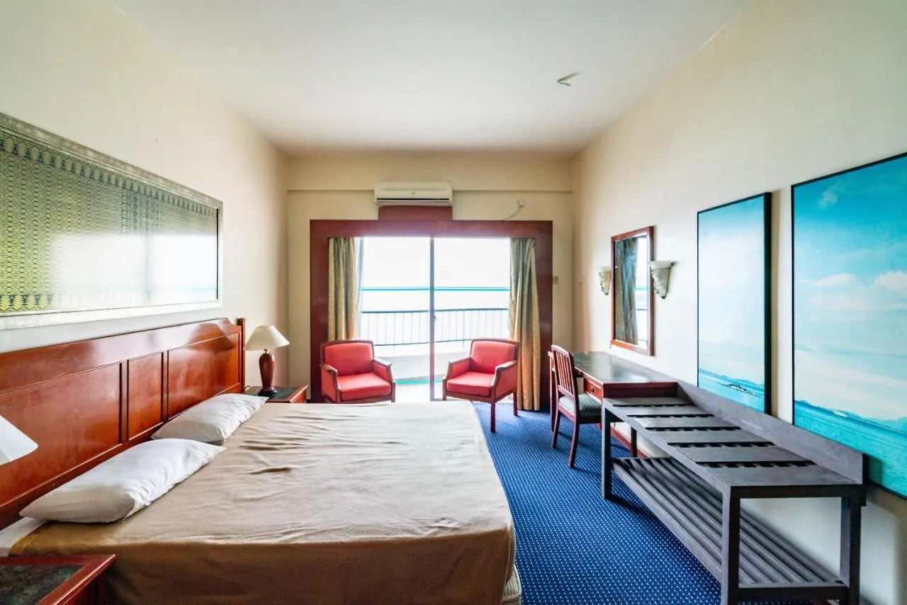 Apartment Spacious Family Beach Resort + Big Balcony @ D' Beach Suites