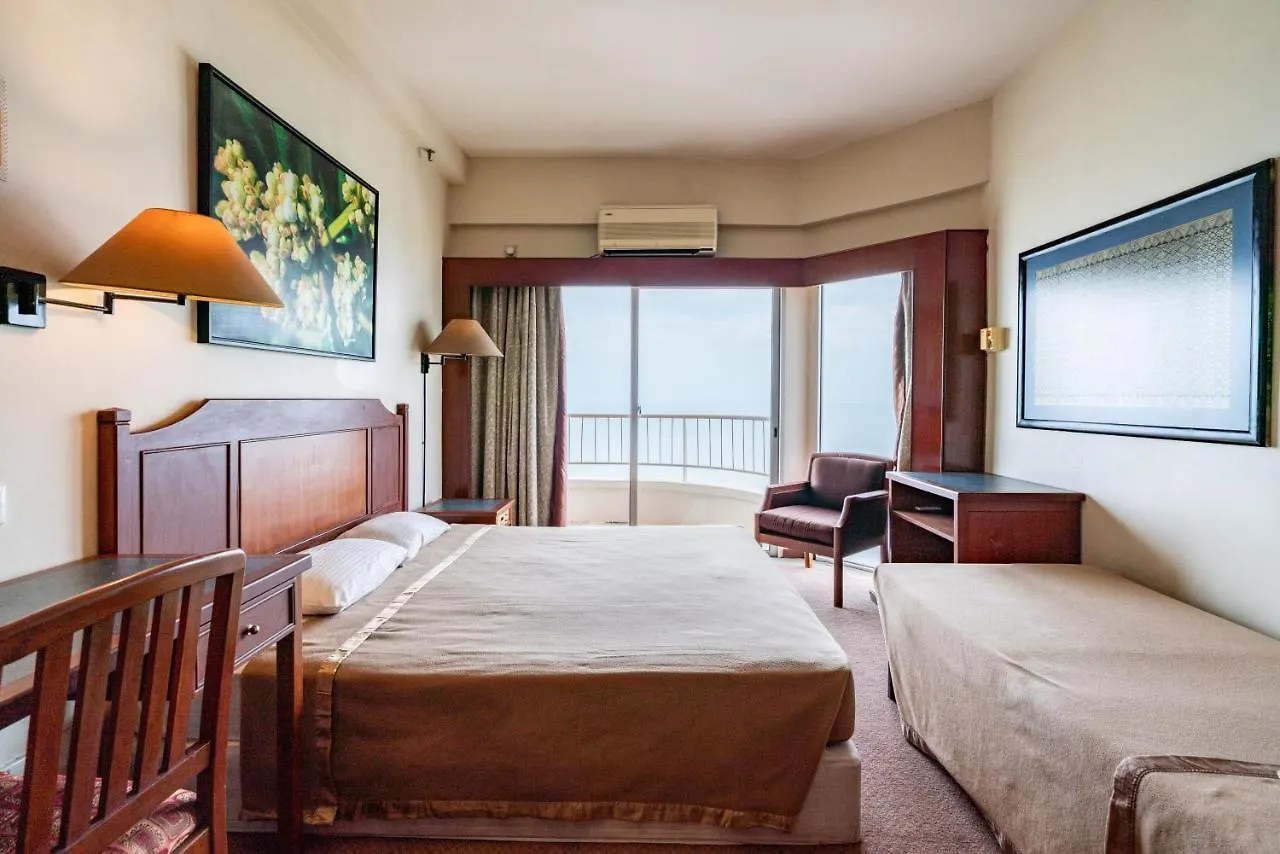 Spacious Family Beach Resort + Big Balcony @ D' Beach Suites