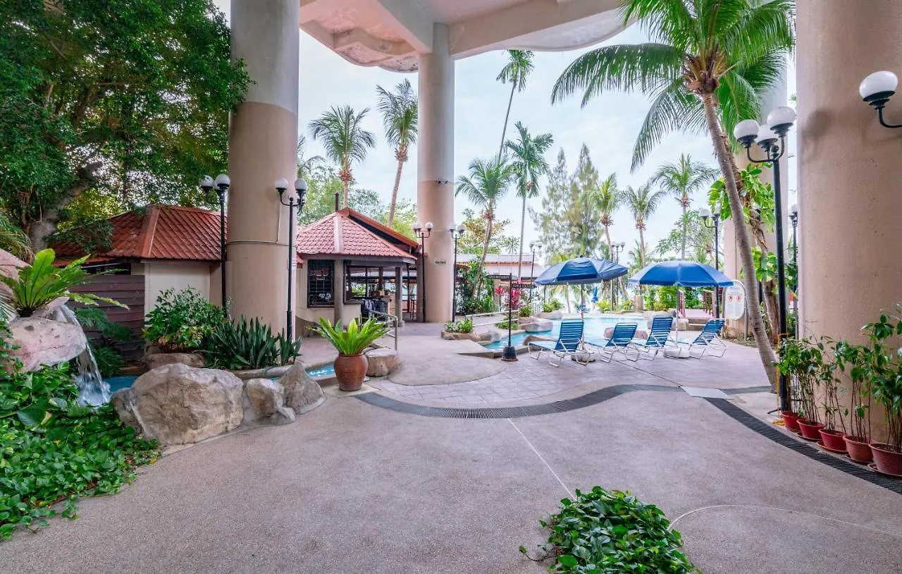 Spacious Family Beach Resort + Big Balcony @ D' Beach Suites 0*, Tanjung Bungah (Penang) Malaysia