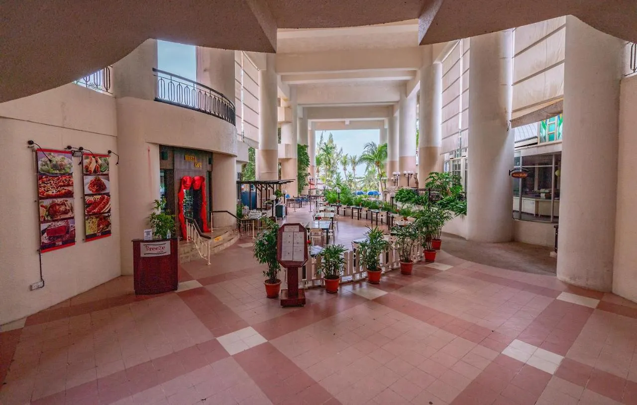 Spacious Family Beach Resort + Big Balcony @ D' Beach Suites Apartment Tanjung Bungah (Penang)
